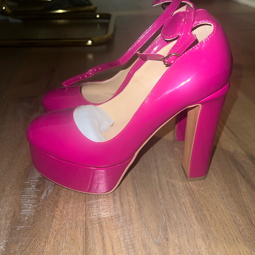 Pink stiletto pumps
